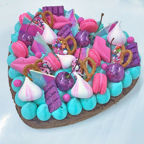 GLITTER BOMB BROWNIE HEART